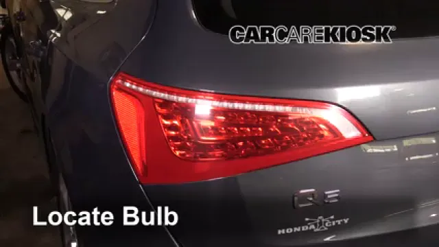 2011 Audi Q5 Premium Plus 2.0L 4 Cyl. Turbo Éclairage Feu clignotant arrière (remplacer l'ampoule)